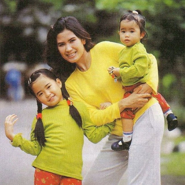 Zana Cobhita Arethusa adalah putri Nicky Astria dari pernikahannya dengan Satria Kamal. Tak banyak yang mengetahui hal itu karena Zana memang jarang sekali tersorot kamera. Foto: Instagram/@zanacobhita