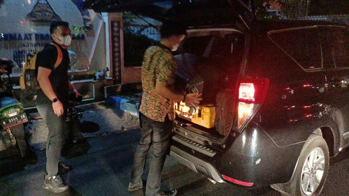 9 Jam Geledah Rumah Bupati Probolinggo