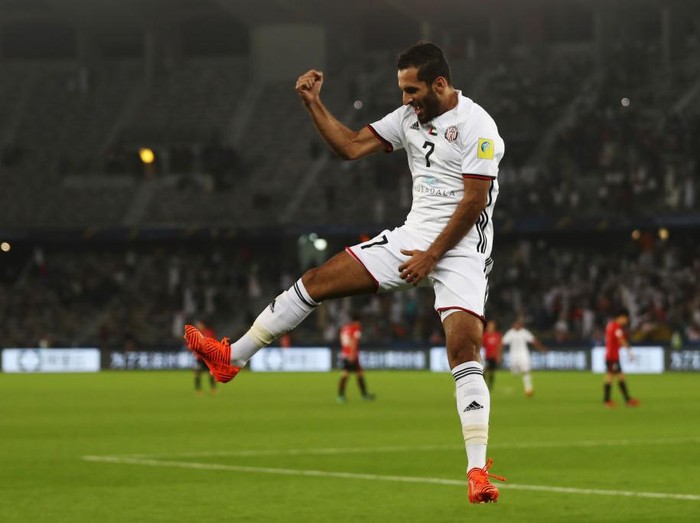 ABU DHABI, UNITED ARAB EMIRATES - DECEMBER 09:  Ali Mabkhout of Al-Jazira celebrates scoring the first goal with team mates during the FIFA Club World Cup match between Al Jazira and Urawa Red Diamonds at Zayed Sports City Stadium on December 9, 2017 in Abu Dhabi, United Arab Emirates.  (Photo by Francois Nel/Getty Images )