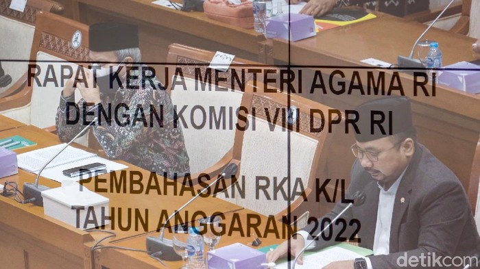Bahas Anggaran Kemenag, Menag Yaqut Cholil Rapat Bareng DPR Menteri Agama (Menag) Yaqut Cholil Qoumas sambangi gedung DPR hari ini. Kedatangannya untuk membahas anggaran bersama komisi VIII DPR.