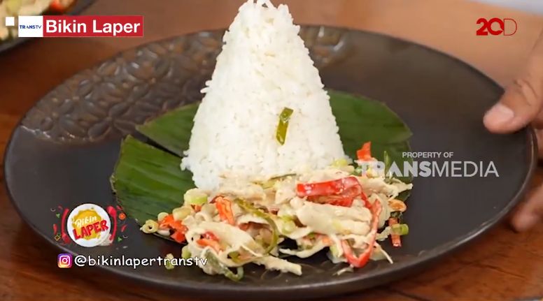 Bikin Laper! Anwar Bab Kekenyangan Makan Nasi Ayam Sisit khas Bali