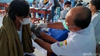 Tujuan vaksinasi ini agar para siswa terlindung dari paparan virus Corona. 