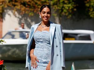 Penampilan Mewah Georgina Rodriguez Pakai Perhiasan Senilai Rp 1,5 Miliar