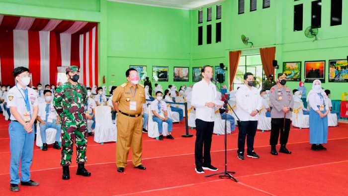 Jokowi tinjau vaksinasi di Lampung (Foto: Lukas - Biro Pers Sekretariat Presiden )