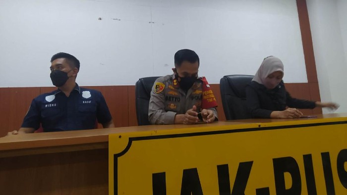 Konferesi pers terkait pelecehan seks dan perundungan pegawai di KPI (Adhyasta Dirgantara/detikcom)