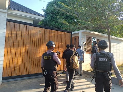 KPK datangi rumah bupati probolinggo