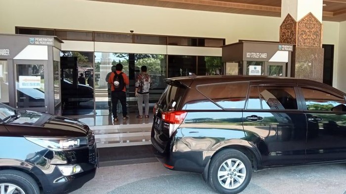 KPK datangi rumah dan pemkab probolinggo