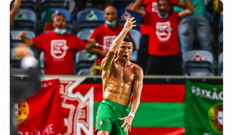 Netizen ini menyebut Ronaldo sebagai yang terhebat baik pada saat ini maupun di masa mendatang. Foto: Twitter