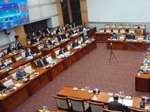 Rapat di Komisi I, Menlu Ungkap Isi Pertemuannya dengan Perwakilan Taliban