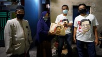 Gerakan bagi-bagi rejeki itu dilakukan serentak sejak Agustus 2021 di beberapa kota di seluruh Indonesia, dan akan terus berlangsung sembari menyerap aspirasi warga untuk disampaikan ke Muhaimin Iskandar selaku Wakil Ketua DPR RI.