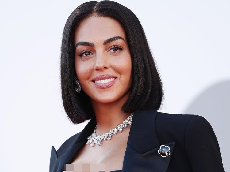 Potret Cantik Pacar CR7 Georgina Rodriguez dengan Rambut Pendek