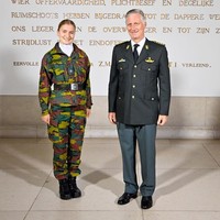 Putri Elisabeth juga pernah jadi perbincangan ketika masuk Royal Military Academy. Ia mengikuti jejak ayahnya yang juga pernah menimba ilmu militer di sana ketika remaja. Foto: Instagram @beligianroyalpalace