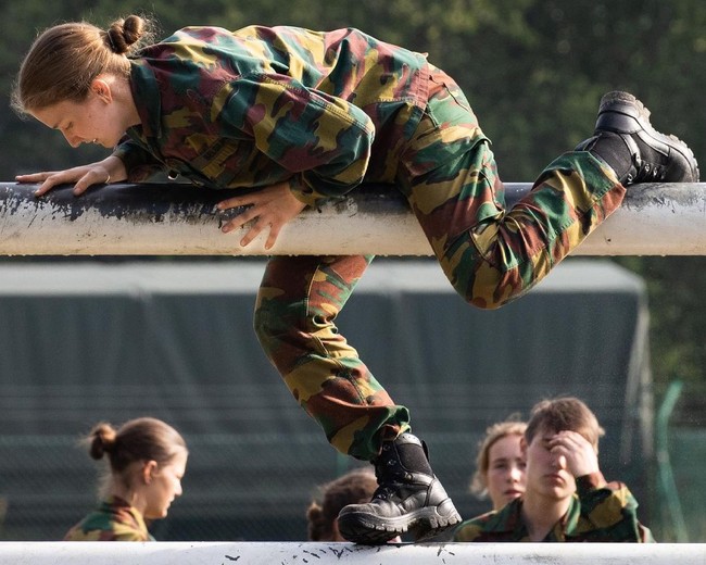 Dikatakan jika pelatihan itu berfokus pada empat komponen pertahanan Belgia, yakni angkatan darah, angkatan udara, angkatan laut, dan medis. Foto: Instagram @beligianroyalpalace