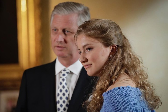 Baru saja diinformasikan bahwa Putri Elisabeth mengambil jurusan terkait sejarah dan politik di kampus bergengsi Inggris tersebut. Dikatakan jika ia memilih sendiri jurasannya dengan persetujuan orangtua dengan pertimbangan bahwa ilmu tersebut akan berguna di masa depan sebagai calon ratu. Foto: Instagram @beligianroyalpalace