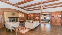 Setelah delapan tahun masuk dalam daftar properti yang dijual di US$ 39 juta, catatan publik menunjukkan bahwa rumah besar berusia hampir 100 tahun yang terletak di Bergen County tersebut mengalami potongan harga besar-besaran.Foto: LuxQue Media/Mike Aghachi via CNBC