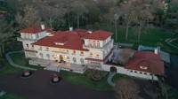 Penampakan mansion dari udara. Penurunan harga jual, mansion tersebut sekitar 88% dari harga permintaan aslinya pada 2013 lalu.Foto: LuxQue Media/Mike Aghachi via CNBC