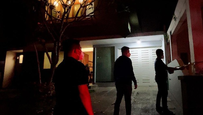 Rumah mewah di Tangerang jadi pabrik sabu digerebek Polres Jakbar (dok.Polres Jakbar)