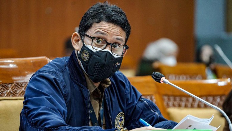 Sandiaga Uno Sandiaga dan Angela saat rapat dengan Komisi X DPR.