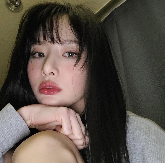 Sejumlah penggemar melihat kemiripan SeolA Cosmic Girls dan Jeongwoo NCT. Dia telah menjajal dunia akting dan membintangi web drama Goedam dan Love in Black Hole. Foto: dok. Instagram seola_s