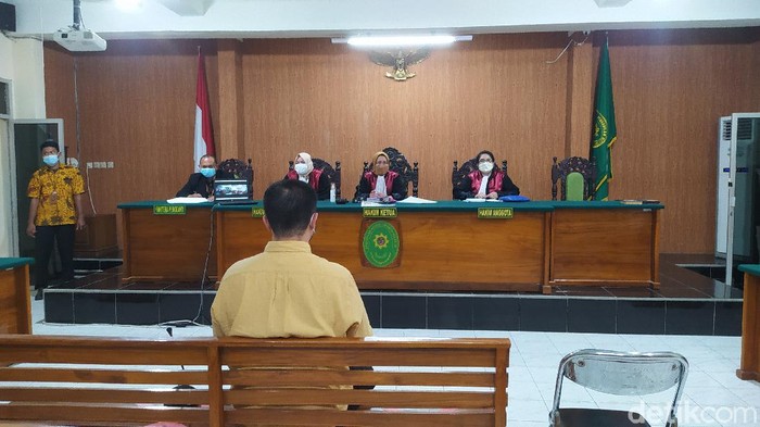 Sidang penganiayaan dosen UGJ.