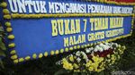 Sindir Anies, Karangan Bunga Banjiri DPRD DKI