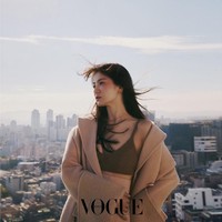 Mantan istri Song Joong Ki itu terbiasa bangun pagi untuk melihat matahari terbit. Menurut Song Hye Kyo, momen matahari terbit adalah waktu terbaik untuk memulai hari. Foto: dok. Instagram kyo1122