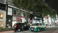 Taksi Noechiru bisa ditemukan di pangkalan taksi di depan Jalur Ginza di Stasiun Shibuya. Taksi ini akan membawa kamu ke mana saja di dalam 23 distrik Tokyo, benar-benar gratis!