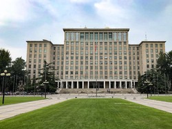 Tsinghua University, Kampus Bergengsi Tempat Mengajar Stella Christie