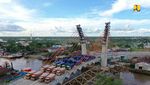 Wow! Jembatan Sei Alalak Gendong 32 Truk Jumbo