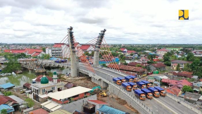 Uji Coba Beban Jembatan Sei Alalak Banjarmasin Uji Coba Beban Jembatan Sei Alalak Banjarmasin