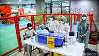 Vaksin yang diberikan adalah Sinovac, AstraZeneca dan Pfizer.