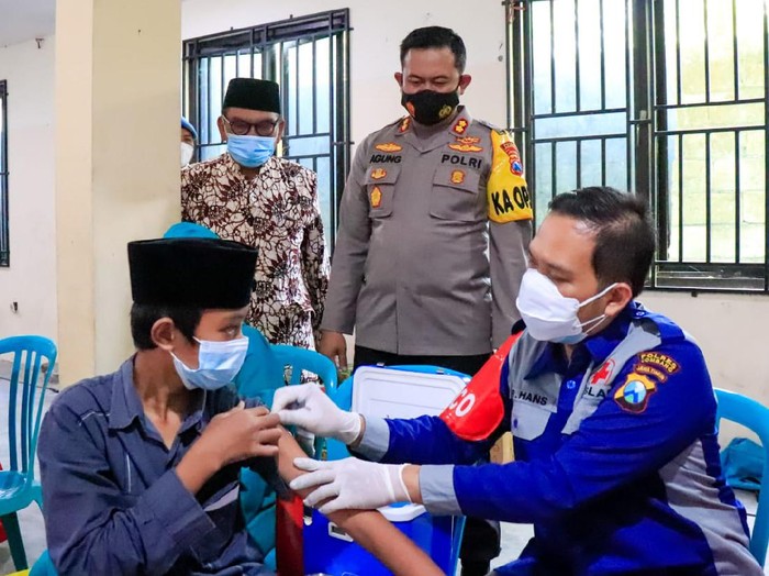 Vaksinasi Covid-19 Sasar Ratusan Santri Ponpes Tambakberas Jombang