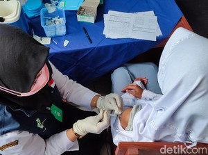 Gelar PTM, Sekolah di Ciamis Gencar Vaksinasi Siswa