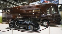 Ini motorhome Performance S, besutan Volkner perusahaan asal Jerman yang biasa membuat motorhome yang bisa angkut mobil sport. Kali ini mejeng di pameran Duesseldorf Caravan Salon 2021. Foto: Messe Düsseldorf / Ctillman