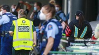 Diketahui seorang pria melukai enam orang dalam serangan penusukan di sebuah supermarket di Selandia Baru. Pria tersebut kemudian ditembak mati oleh polisi.  