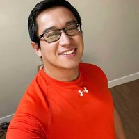 Fr. Ferdinand Santos sendiri sudah menjadi pastor selama 22 tahun dan mengaku bahagia dengan pilihan hidupnya itu. Karena dirinya bisa membantu menolong orang lain dan mendekatkannya kepada Tuhan. Foto: Facebook