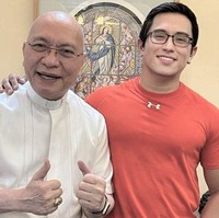 Foto pastor Ferdinand sendiri kala itu memang sengaja diunggah oleh Dekan Hukum Universitas San Beda Fr. Ranhilio Aquino sebagai ungkapan rasa kagumnya. Dalam postingannya itu, pastor Ranhilio mengaku mengagumi sosok pastor Ferdinand karena mau menyerahkan jabatan rektornya di Seminari St. John Vianney di Florida untuk bekerja di paroki-paroki yang membutuhkan di Filipina. Foto: Facebook