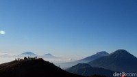 Gunung Prau jadi destinasi wisata pilihan selain dataran tinggi Dieng. (Uje Hartono/detikcom)