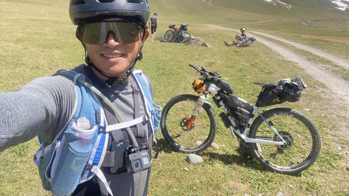 Hendra Wijaya di Silk Road Mountain Race