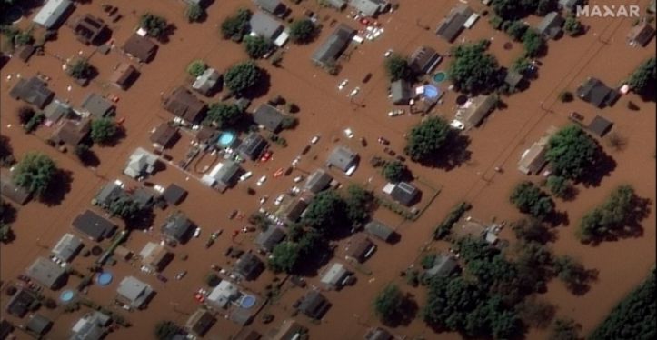 Horornya Before-After AS Diterjang Badai Ida Via Satelit Satelit menangkap gambar wilayah Amerika Serikat sebelum dan sesudah diterjang Badai Ida. Badai ini membuat AS diserbu banjir bandang yang menewaskan puluhan orang.