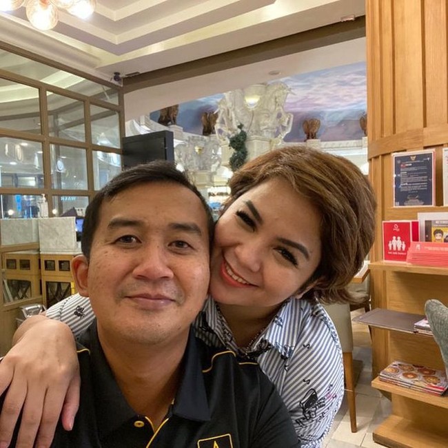 Pernikahan ini akan menjadi yang kedua bagi Joy Tobing. Sebelumnya, ia pernah menikah dengan Daniel Sinambela pada 2010 sebelum akhirnya berakhir dengan percerain pada 2013. Dari pernikahan tersebut, mereka dikaruniai seorang anak. (Foto: Instagram/@joydestinytobing)