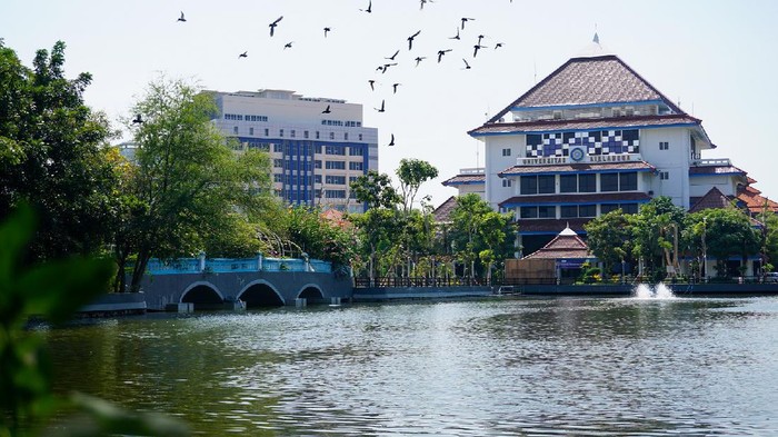 Kampus UNAIR Surabaya