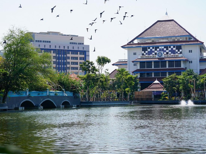 Kampus UNAIR Surabaya