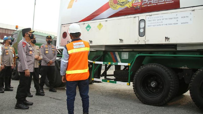 Kapolri Jenderal Listyo Sigit Prabowo meluncurkan iso tank