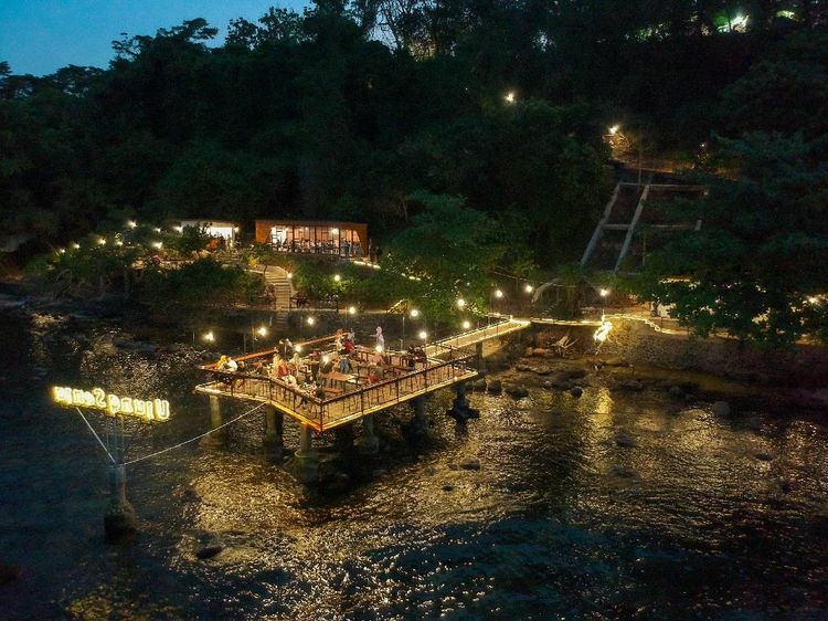 Pengen Ngopi dengan View Laut? Cobain ke Sini, Nih