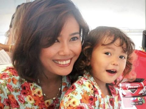 Kisah viral wanita asal Yogyakarta ini punya ART dari 5 negara.