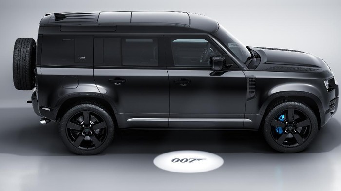 Land Rover Edisi Spesial James Bond