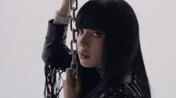 LISA Blackpink LALISA LALISA (Tangkapan Layar Youtube BLACKPINK)