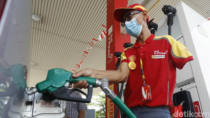 Pandemi sangat berdampak pada perekonomian masyarakat.  Tak sedikit yang tutup usaha atau bahkan kena PHK. Tapi dibalik itu masih ada yang tetap gigih berusaha meski kondisi tubuh tak sempurna.

Mereka ialah Rahmat (55), Ali (45), Ryan (40) dan Iwan (45), penyintas disabiltas tak mengenal batas meski tubuhnya terbatas.