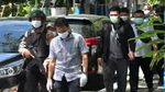 Momen KPK Amankan 5 Koper dari Rumah Bupati Probolinggo